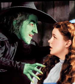 The-Wicked-Witch-Confronts-Dorothy-the-wizard-of-oz-7448984-355-400